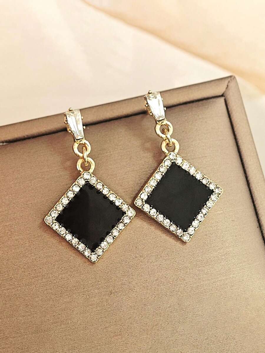 1 par de aretes colgantes cuadrados de gota de aceite negro con forma de corazón de estilo retro y de alta gama para mujeres, diseño versátil