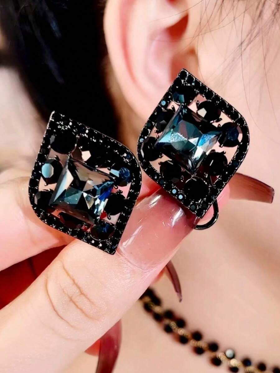 1 par de pendientes elegantes de estilo empresarial con diseño de rombo de alta gama, pendientes negros completos de diamantes para uso casual diario a juego