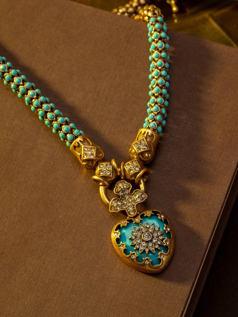 Vintage Clover Heart-Shaped Blue Pendant Earrings Suitable For Daily Wear As A Gift; Dance Party Accessory.