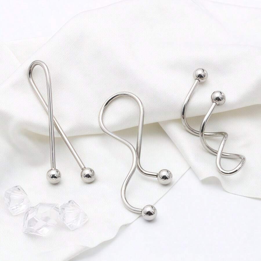 Hard - Edged Lines Outline An Unruly Attitude. The Three - Dimensional Geometric Design Breaks The Norm, Allowing You To Effortlessly Handle Daily Casual Wear, Holiday Party Looks, And Punk - Style Outfits, Making You Stand Out In The Crowd. Whether It's A Laid - Back Daily Routine, A Wild Party, Or A Dark Punk Style, This Set Of Geometric Ear Cartilage Studs Enables You To Easily Switch Styles And Become The Center Of Attention.