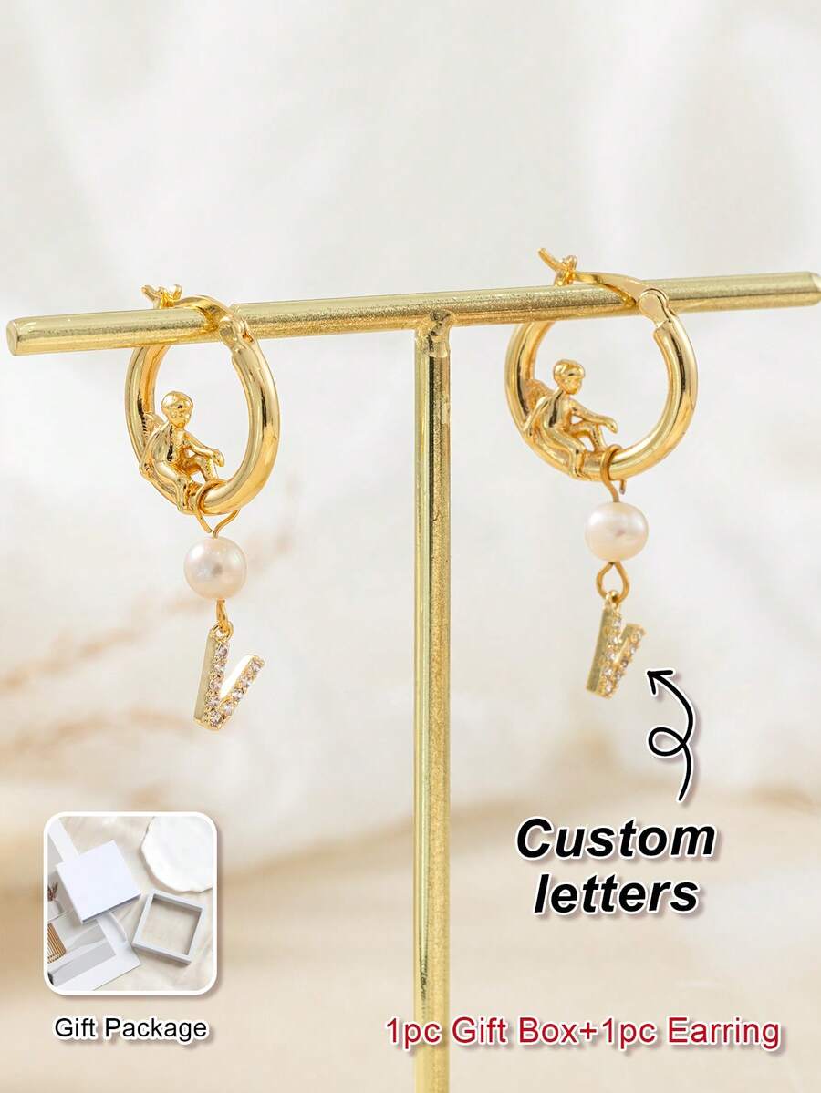 1pc Custom Letter Earrings, Elegant Fashion, Copper Material Angel Child Letter Pendant Earrings, Birthday Gift, Thanksgiving Gift, Easter Gift, Gift For Mom, Gift For Grandma, Suitable For Daily Wear