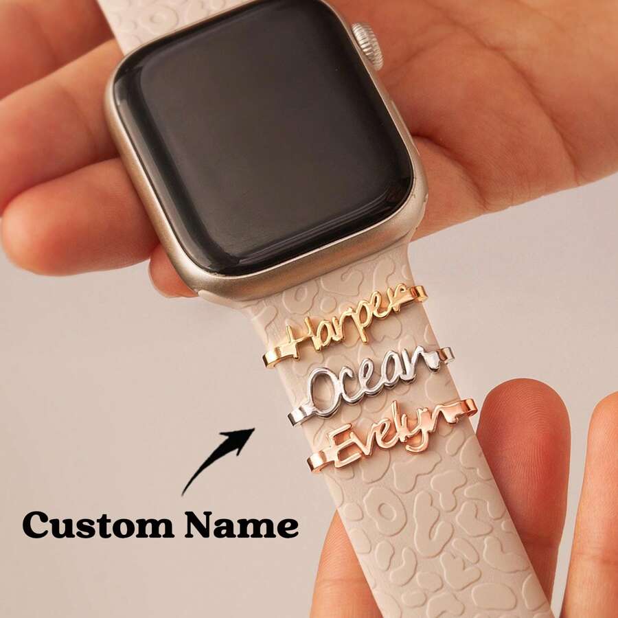 Encantos personalizados con nombre para relojes - Etiquetas con nombre para relojes inteligentes - Brazaletes de reloj personalizados - Brazaletes de reloj con nombre - Joyería de reloj - Regalo para él, oro rosa, plata, oro, elegante, colorido, vintage, sencillo, unisex, casual, lindo, personalizado, único, regalos ideales para él, regalos ideales para ella, ella, novio, novia, papá, mamá, familia, amigos, para aniversarios, para cumpleaños, para graduación, para el baile, para fiestas