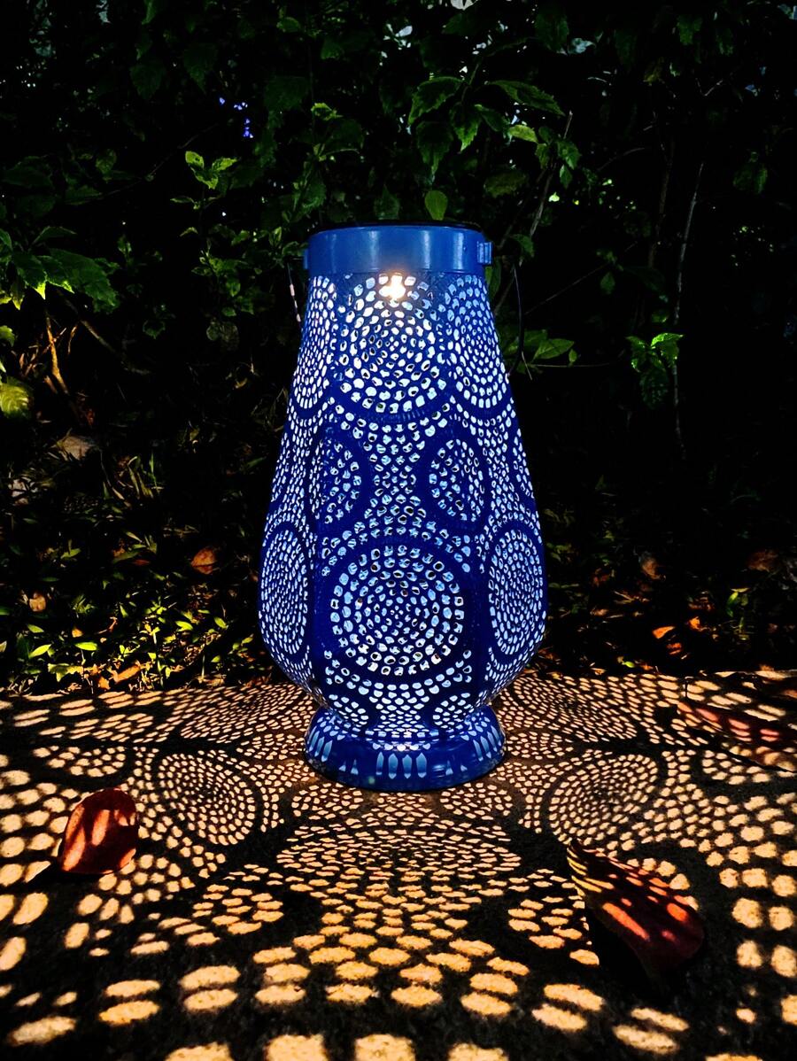 1 Stück dekorative Solar-Laterne für den Garten, Solar-Metall-Hängeleuchte, LED-Solar-Dekorationslaterne, geeignet für Garten, Hof, Weg, Rasen, Balkon, Geburtstag, Party, Outdoor-Solar-Lichtdekoration, hohe Qualität, Weihnachten/Halloween/Erntedankfest, ideales Geschenk, Urlaubsgeschenk