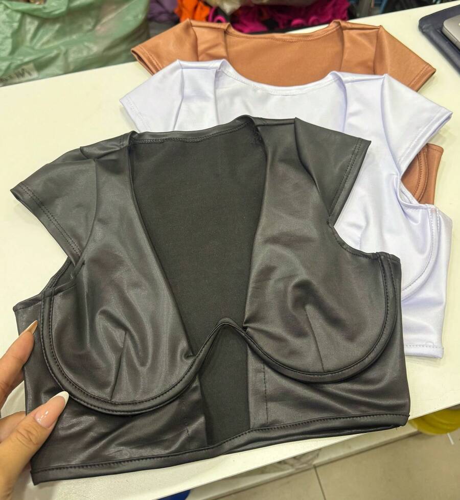 Cropped Brand em Cirrê Acetinado com Aro de sustentação Blusa Feminina Simples Nenhum