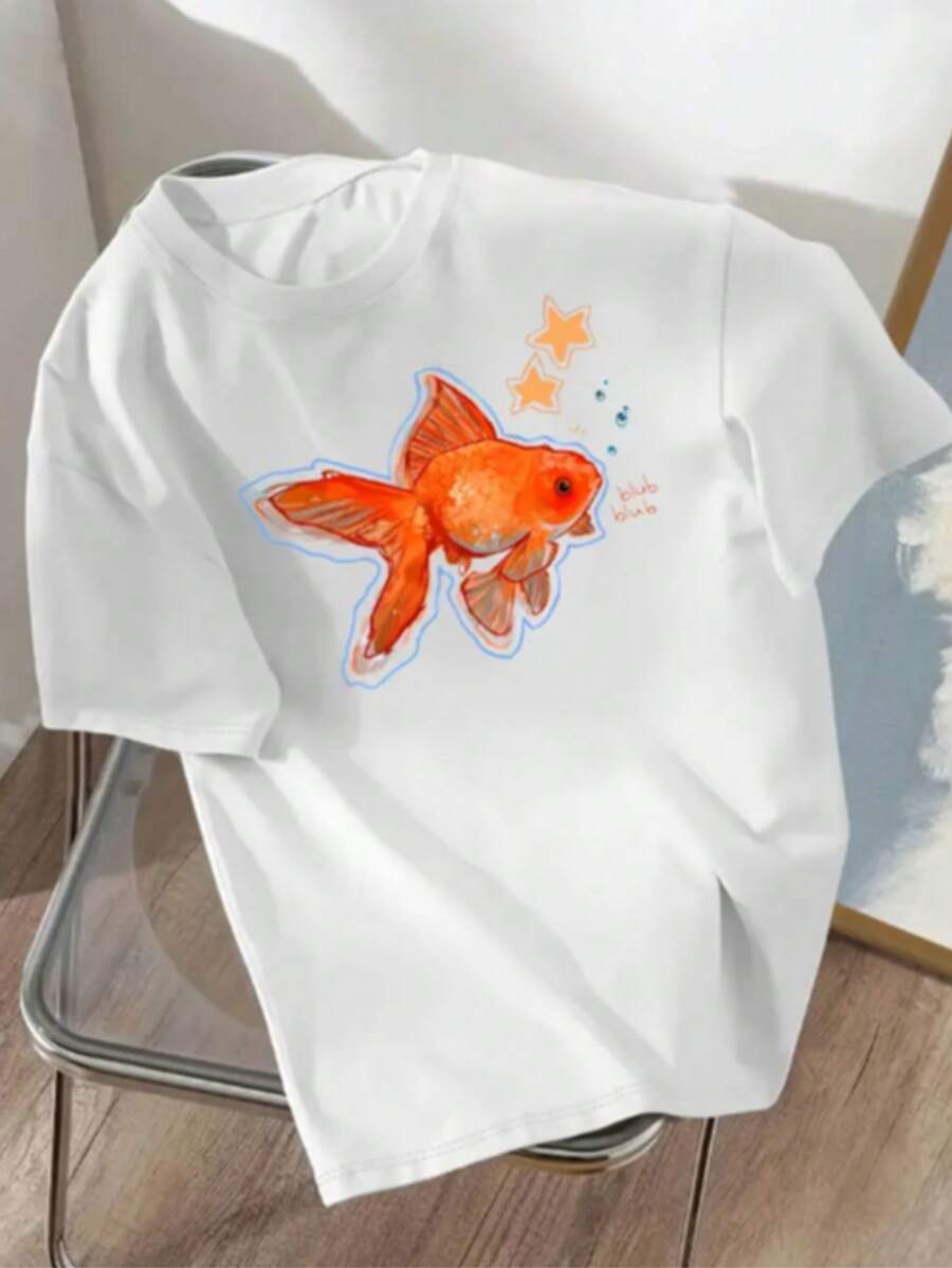 Camiseta Feminina De Gola Redonda Estampada com Bolhas e Estrelas de Peixe Dourado Colorido, Moda T-shirt Feminina com Estampa de Peixe Dourado, Camiseta Casual De Manga Curta, Promoção Blusinha Feminina, Conforto para Todas as Estações