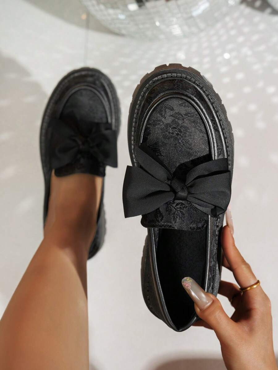 Damen klassische, bequeme Loafers mit Schleifen-Dekor und niedrigem Absatz, aus poliertem Material, elegant-retro im britischen Stil, komfortable Plateausohle, aus weichem PU-Leder, Mode-Schuhe für Frühling/Herbst