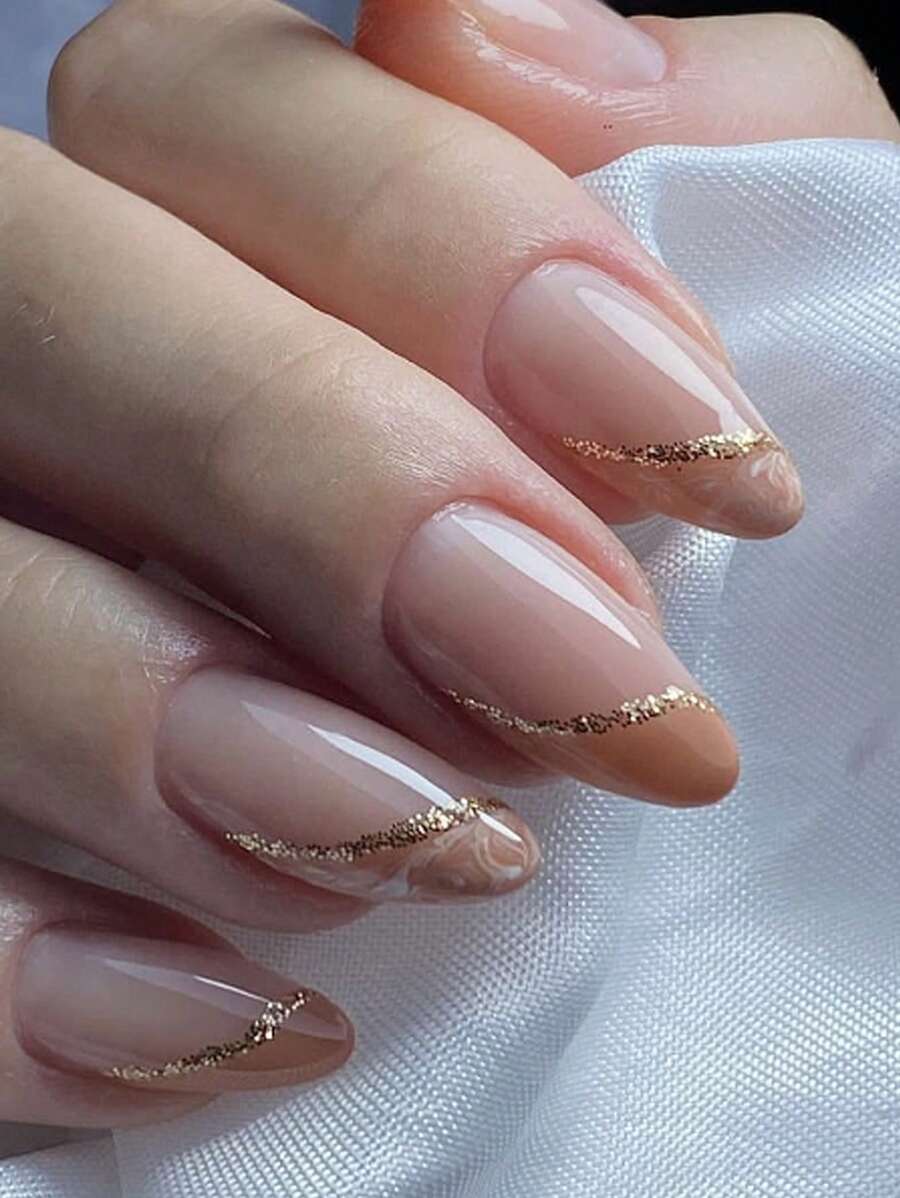 Expresa tu amor con 24 uñas postizas en forma de almendra con estilo elegante francés en colores naranja, marrón, rayas blancas, rayas doradas, nubes blancas con brillo y rayas rosas. Incluye un salón de uñas con 1 pieza de gel de jalea y 1 lima. Envío aleatorio del gel de jalea.