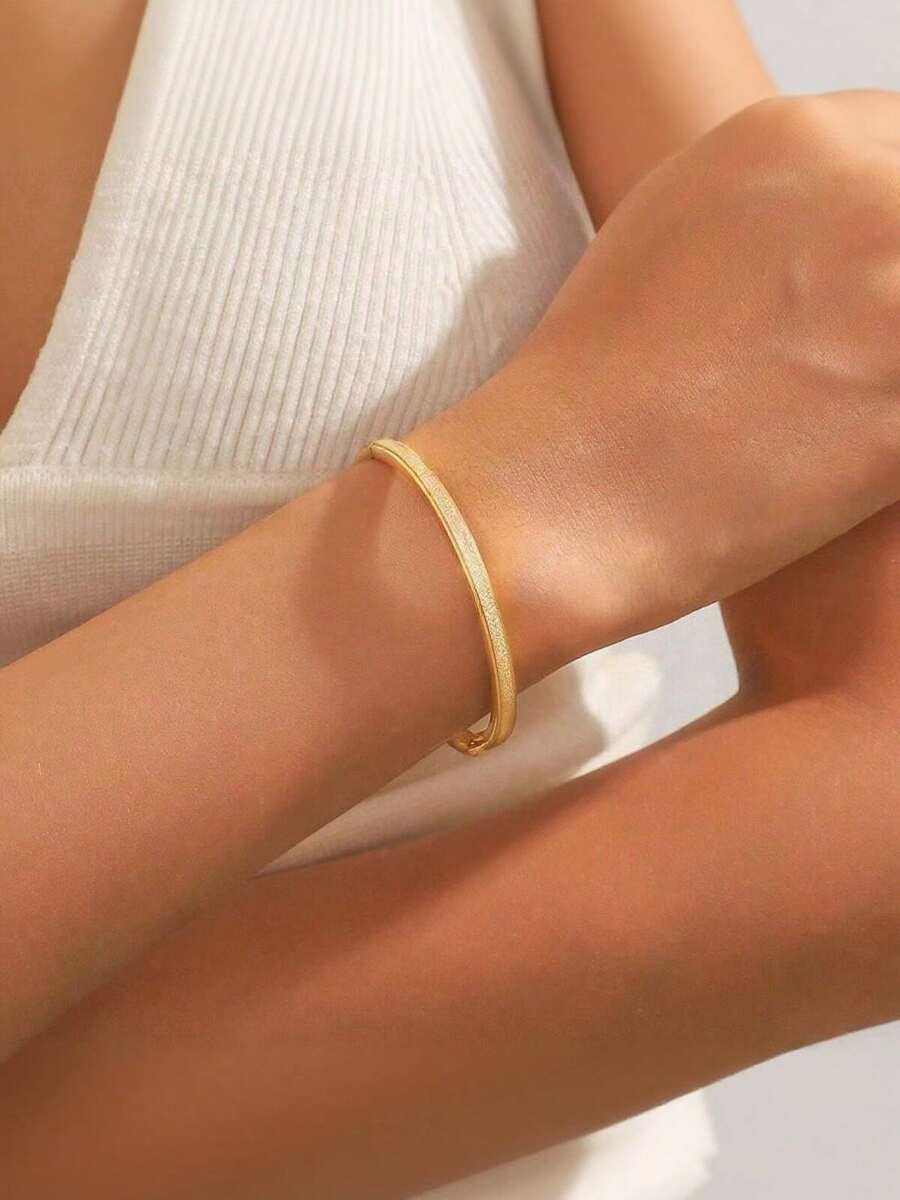 1pc Women's Elegant Waterproof Discoloration-Resistant Stackable Charm Tennis Bracelet Jewelry