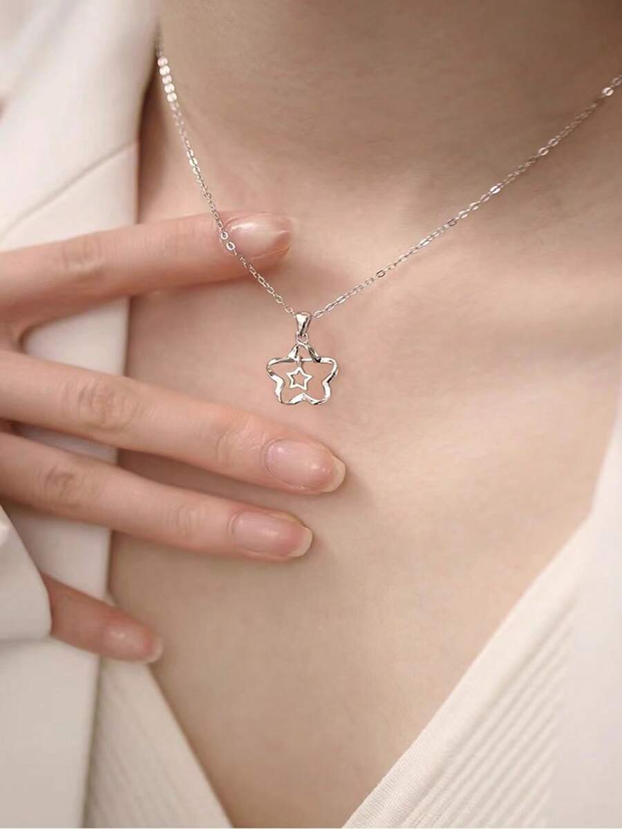 1pc Silver Star Necklace, Suitable For Daily Wear, A Thoughtful Gift For People Who Appreciate Minimalist Jewelry Style