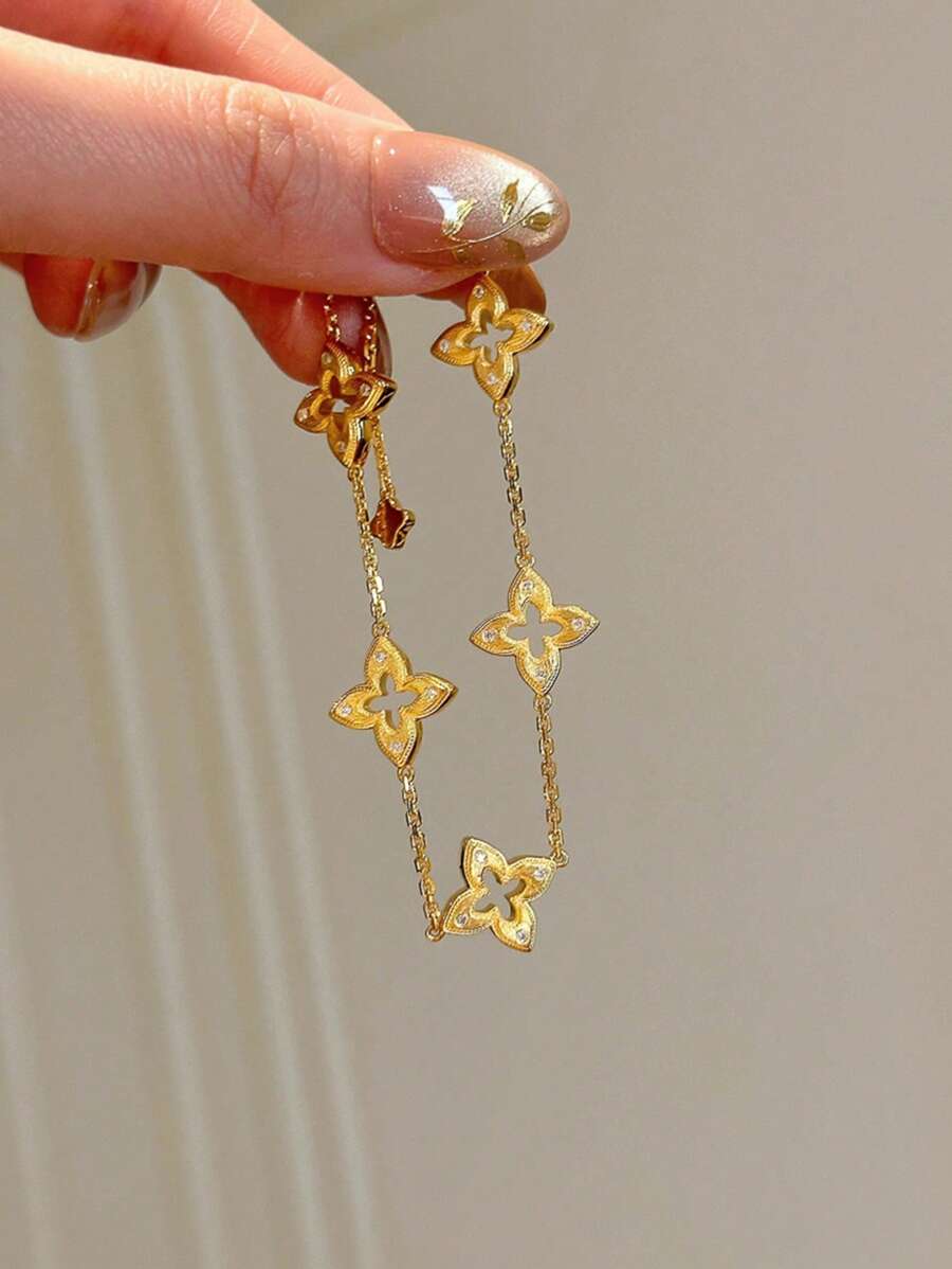 1pc Vintage Hollow Clover Bracelet, Women Fashion Elegant Luxury Niche Design High-End Exquisite Handcrafted Accessory, Suitable For Daily Wear, Valentine's Day Gift
