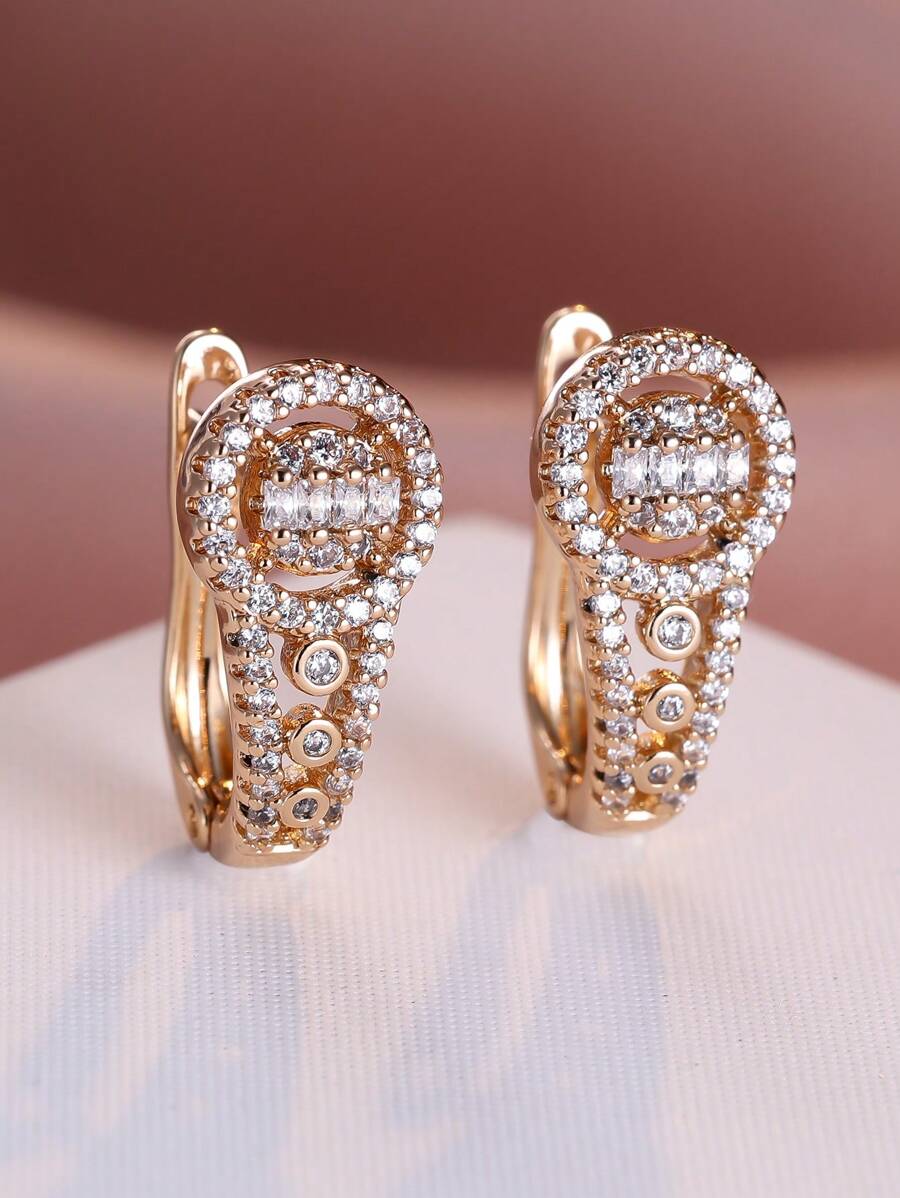 1 Pair Elegant Luxurious Synthetic Zirconia Earrings, Fashionable Flower Design, Perfect For Daily Wear, Anniversaries, Birthdays, All-Season Accessory, Copper Studs, Gift Idea
