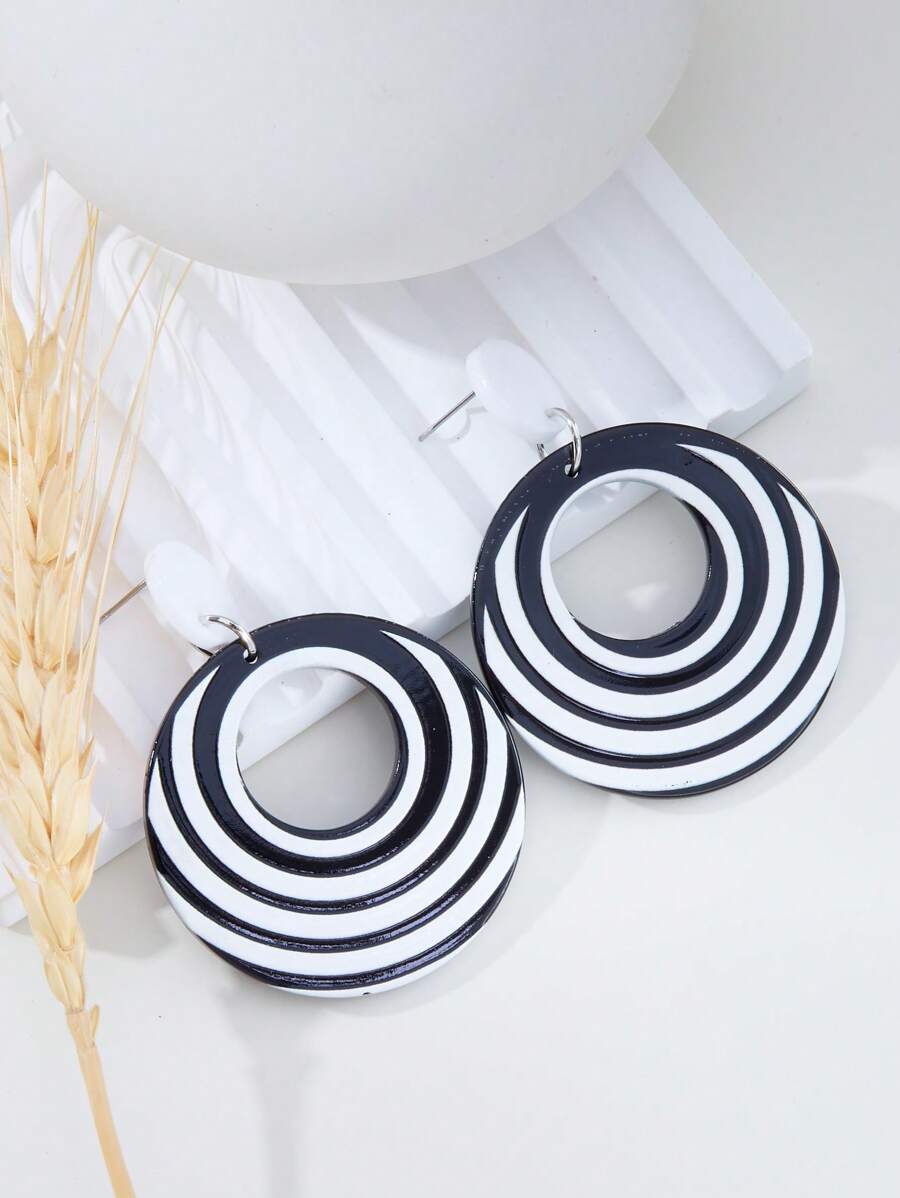 1 Par de Aretes Minimalistas y Elegantes de Acrílico con Estampado de Cebra en Negro y Blanco, Contraste de Color, Aretes Colgantes para Mujer, Adecuados para el Uso Diario y Fiestas.