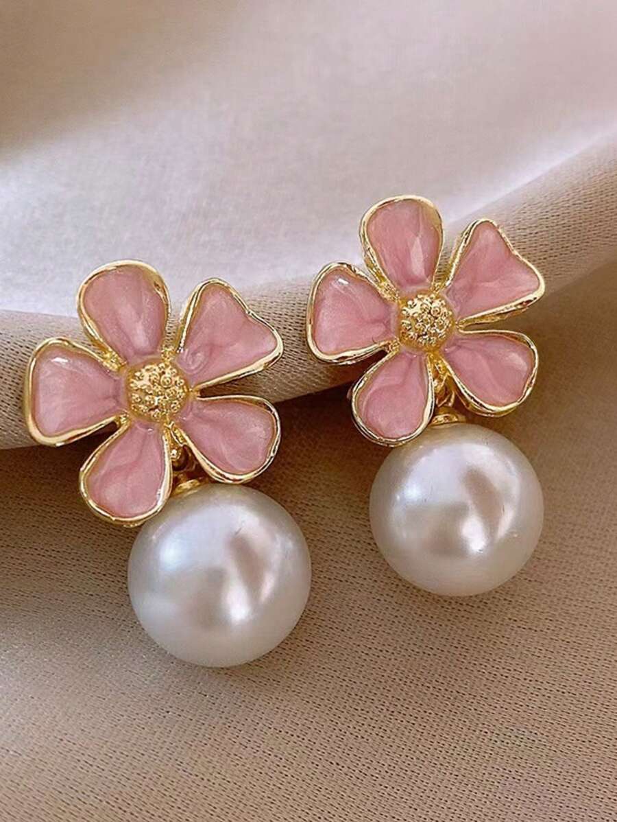1 paire de boucles d'oreilles vintage en métal avec fleurs et fausses perles, accessoire élégant et à la mode pour femme, idéal au quotidien et lors des festivals.