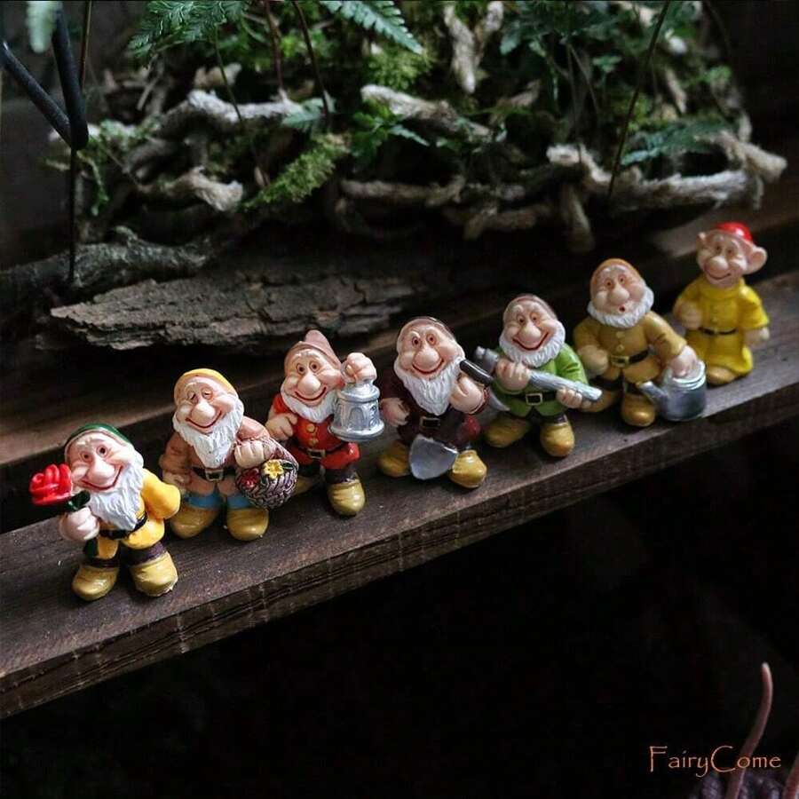 Set Of 7pcs Miniature Fairy Garden Gnomes Dwarf Figurines Mini Resin Garden Gnomes Figures Funny Bonsai Micro Statue Decoration