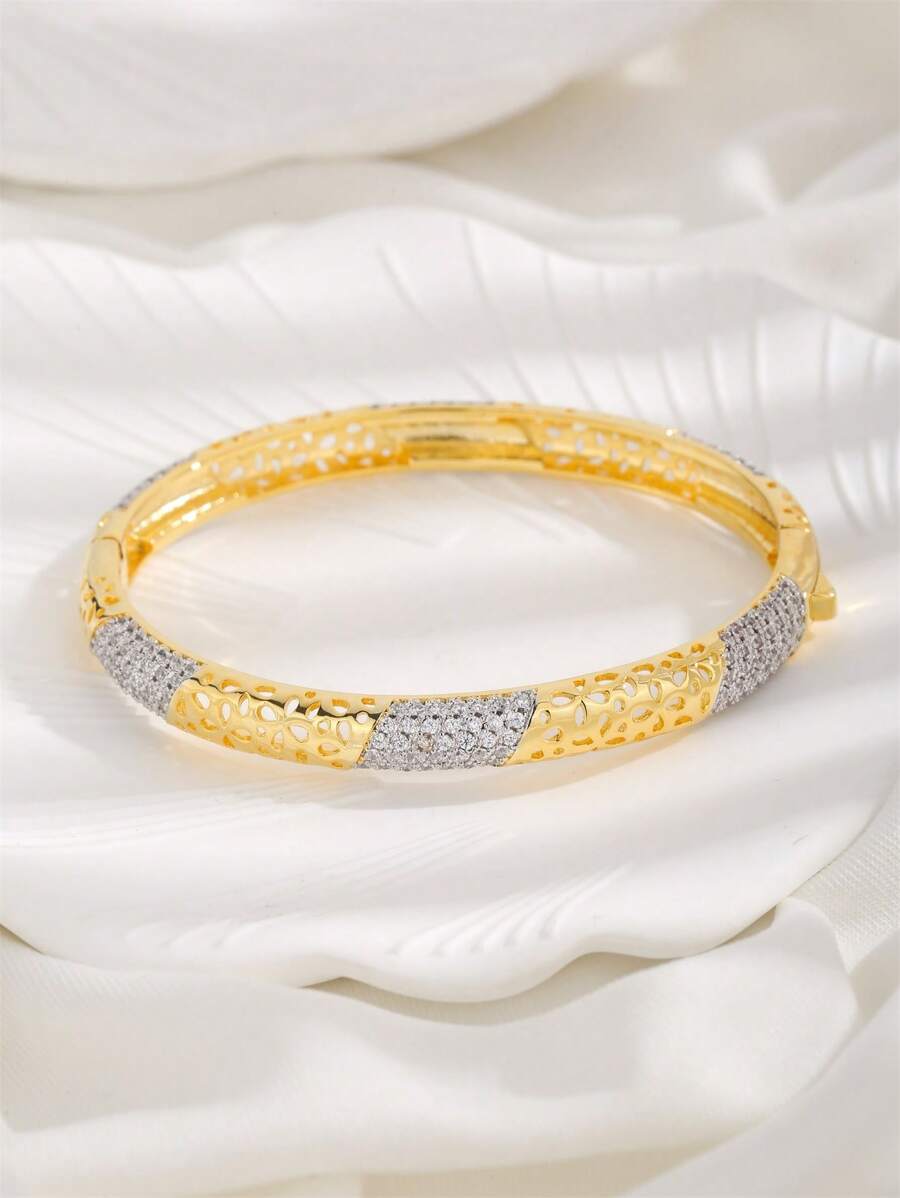 1 pieza Brazalete de cobre chapado en oro de 18K con zirconia, diseño hueco, de moda y elegante, adecuado para uso diario de mujeres, excelente regalo para días festivos