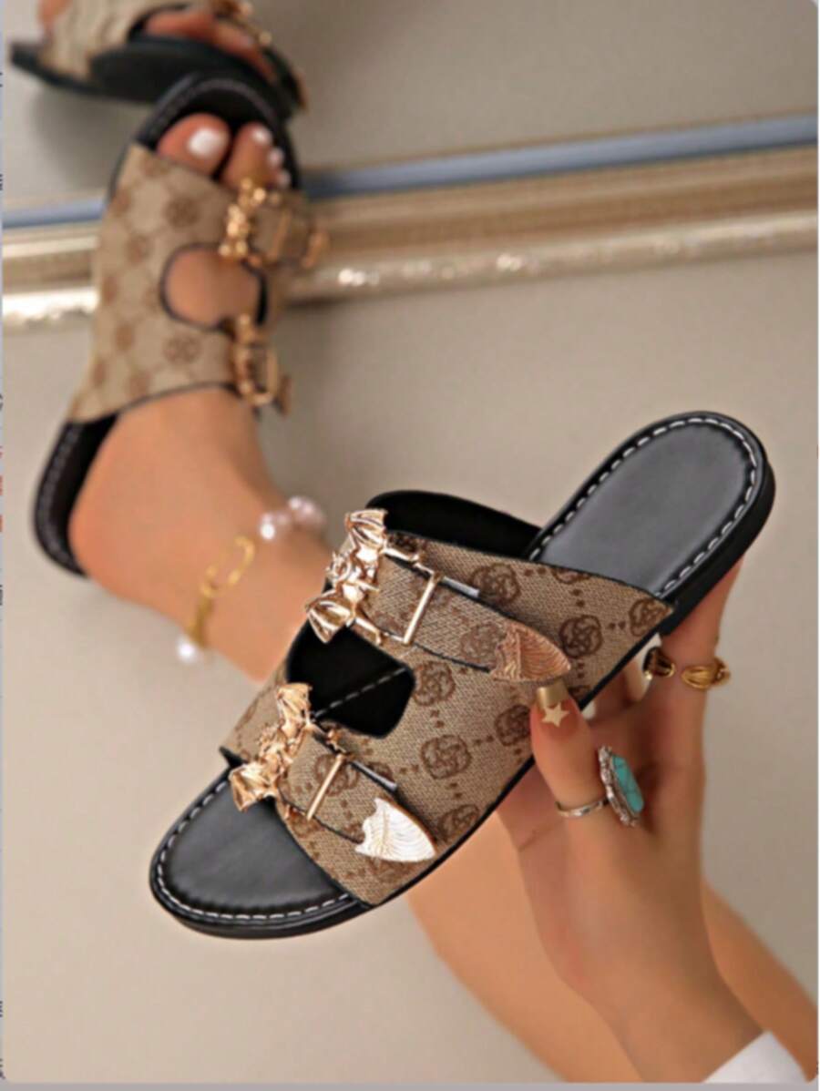 Women's Solid Color Fashion Sandals With Bat Buckle Waist Belt Inlaid Lightweight Flat Slippers, Non-Slip Summer Slippers, Summer Roman Style Open Toe Backless Shoes, Fashionable Bat Open Toe Design, Good Breathability, Versatile Casual Sandals, Suitable For Matching Any Outfit