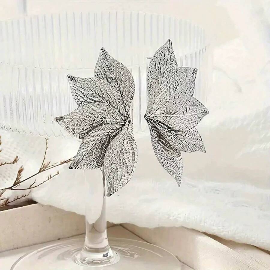 1 Pair Elegant Leaf Earrings For Women, Luxury Nature Sytle Stud Earrings, Jewelry Suitable For Webbing Dress, Festivals, Parties Wear