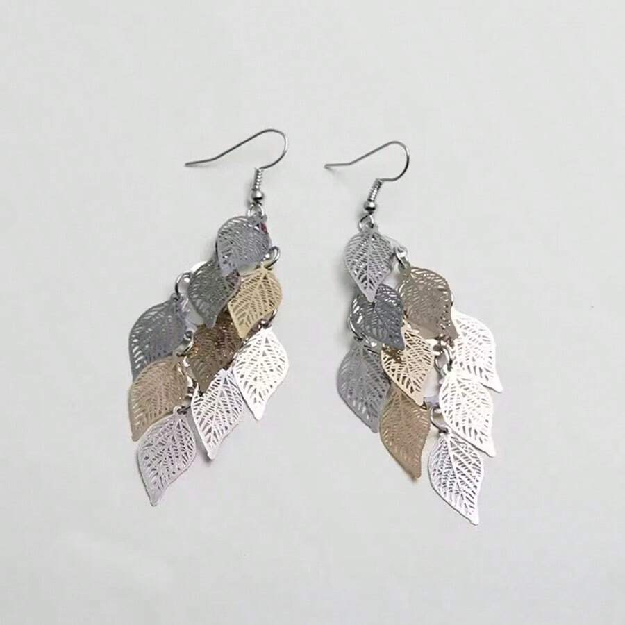 1 par de pendientes de mujer con colgante vintage con hojas huecas y flecos de color aleatorio