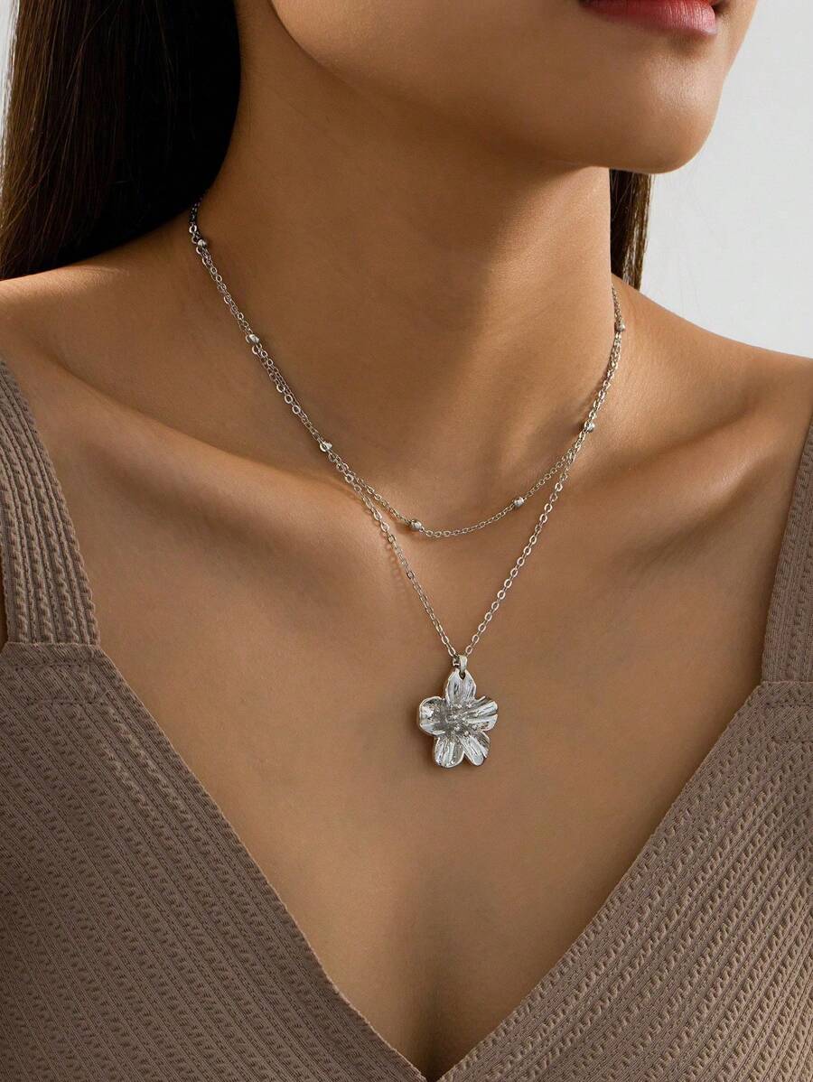 1 pieza Collar con colgante de flor plateada de 5 hojas, con capas de cuentas aleatorias, regalo de boda para mujeres