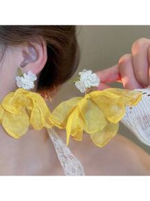 Yellow-white