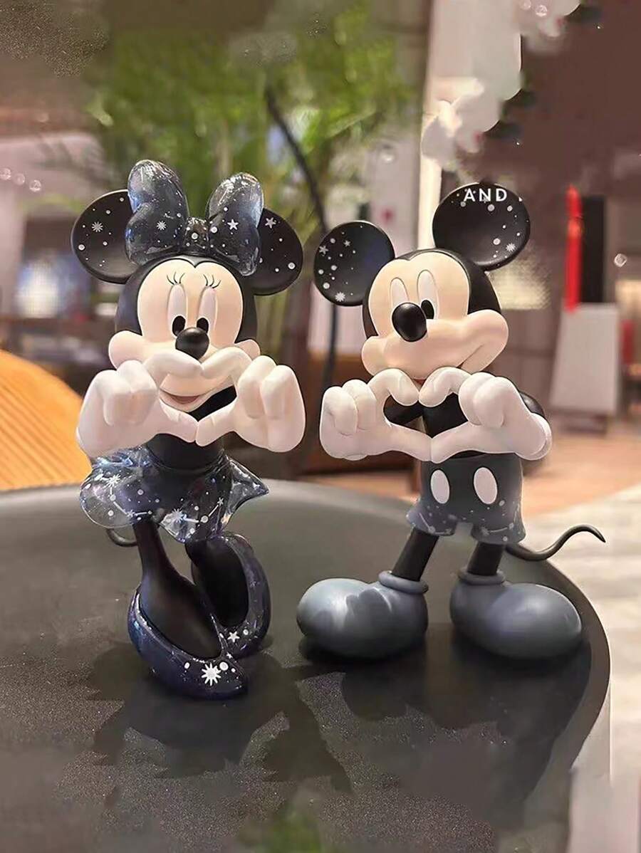 Disney 2 Pcs Black PVC Material Figurine Set Of Mickey Mouse And Minnie Mouse In Heart Gesture, Cute And Interesting Desktop Decor, Suitable For Living Room, Bedroom, Office Desk, Halloween, Christmas, An Ideal Sophisticated Gift