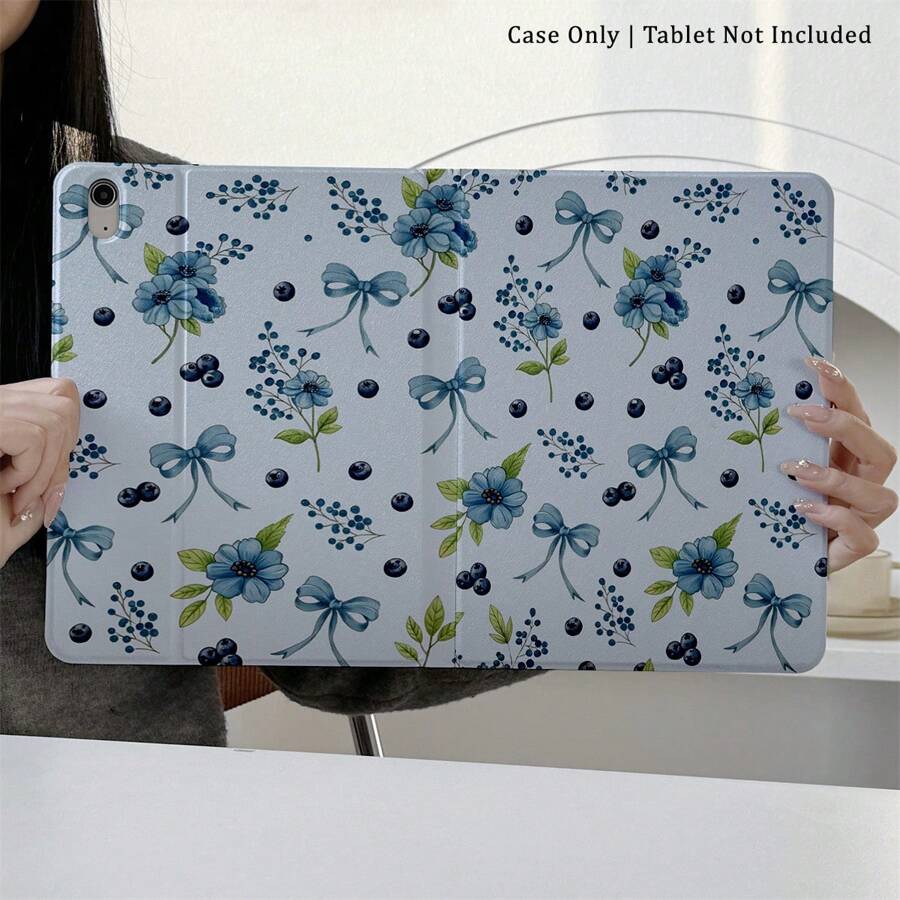 Funda de tableta con lazo, fondo azul claro y patrones de flor, lazada y mora azul, funda de tablet compatible con iPad 10.9/10.2/Air 5.a generación/Pro11/10th/93.7/Aire 2/iPad (7.o generación)/IPads Air 4/5/IPad Pro 11/ipad 10.e generación 2022 Smart Case/ iPad Air 13M3 2025/M3/AIR 11M 2025+ 11Ax 2025S/S9Spase(iPage 9/Fab/Plang 9S) Función de Air 10/X/spack S9A(SmiSmart 9ake 9/20)