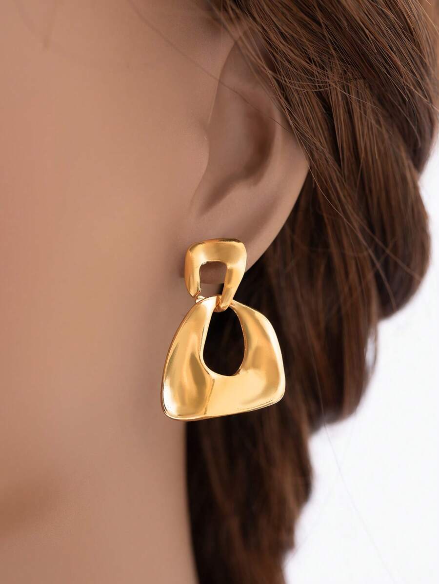 1 Pair Minimalist Vintage Geometric Asymmetrical Trapezoid Exaggerated Earrings, Elegant And High-End Design Suitable For Daily Wear For Women