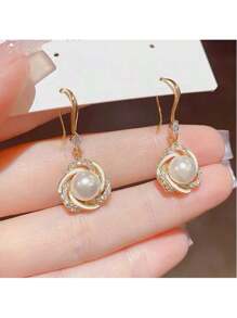 White-ear Hook