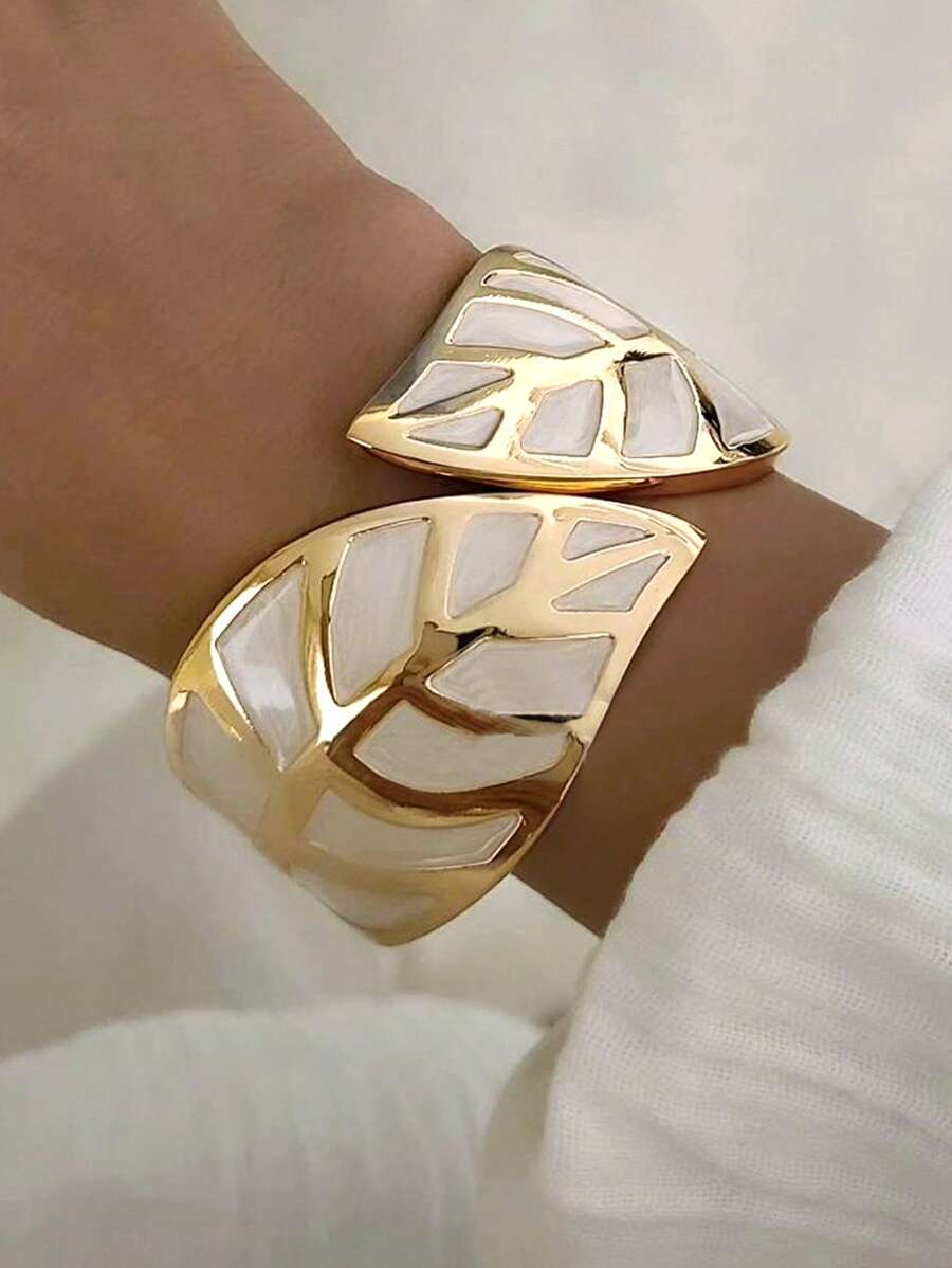 1pc Vintage Bohemian Leaf Design Adjustable Cuff Bracelet, Fashionable & Unique Style, Suitable For Daily Wear And Party
