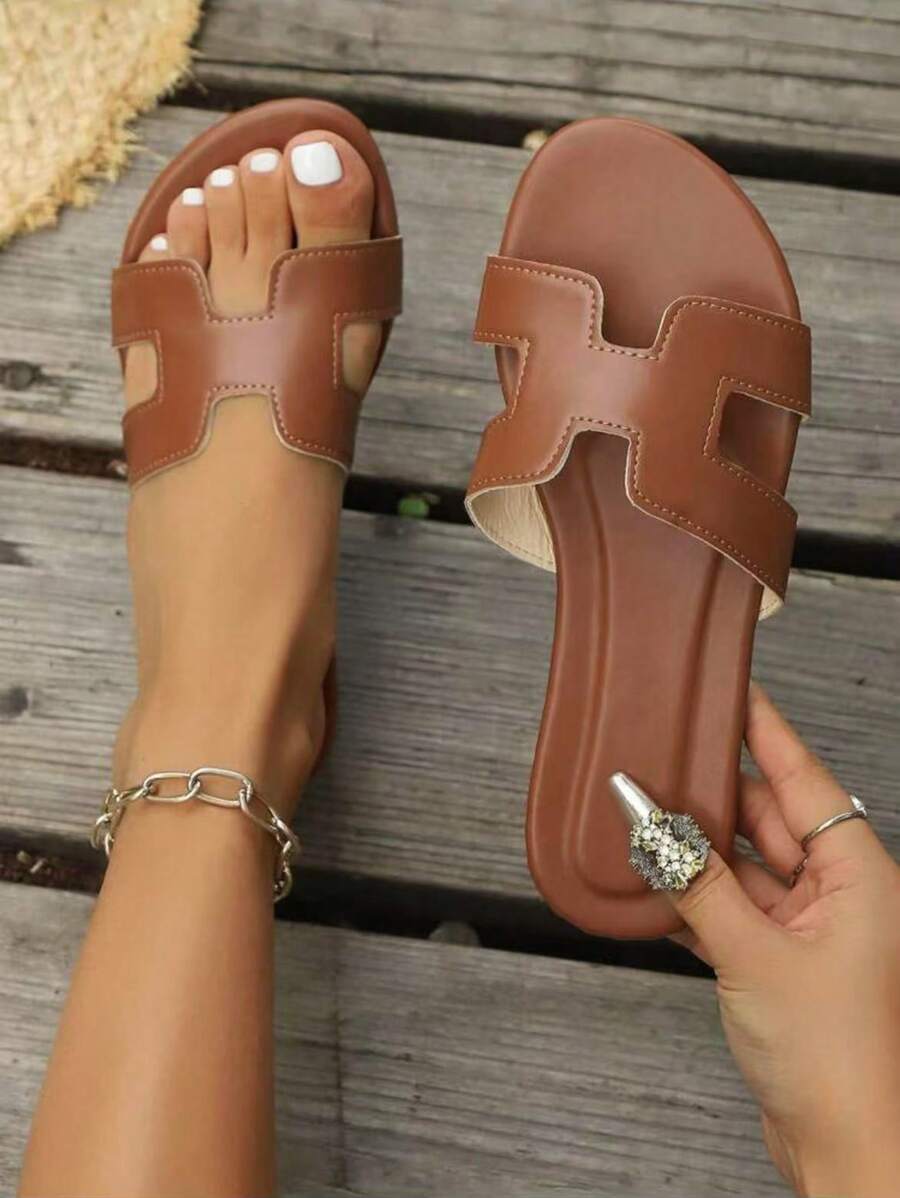New Summer Sandals For Outer Wear, Flat Bottom, Simple, Versatile, Comfortable And Fashionable, Korean Version, Beach Travel, Seaside Flip Flops