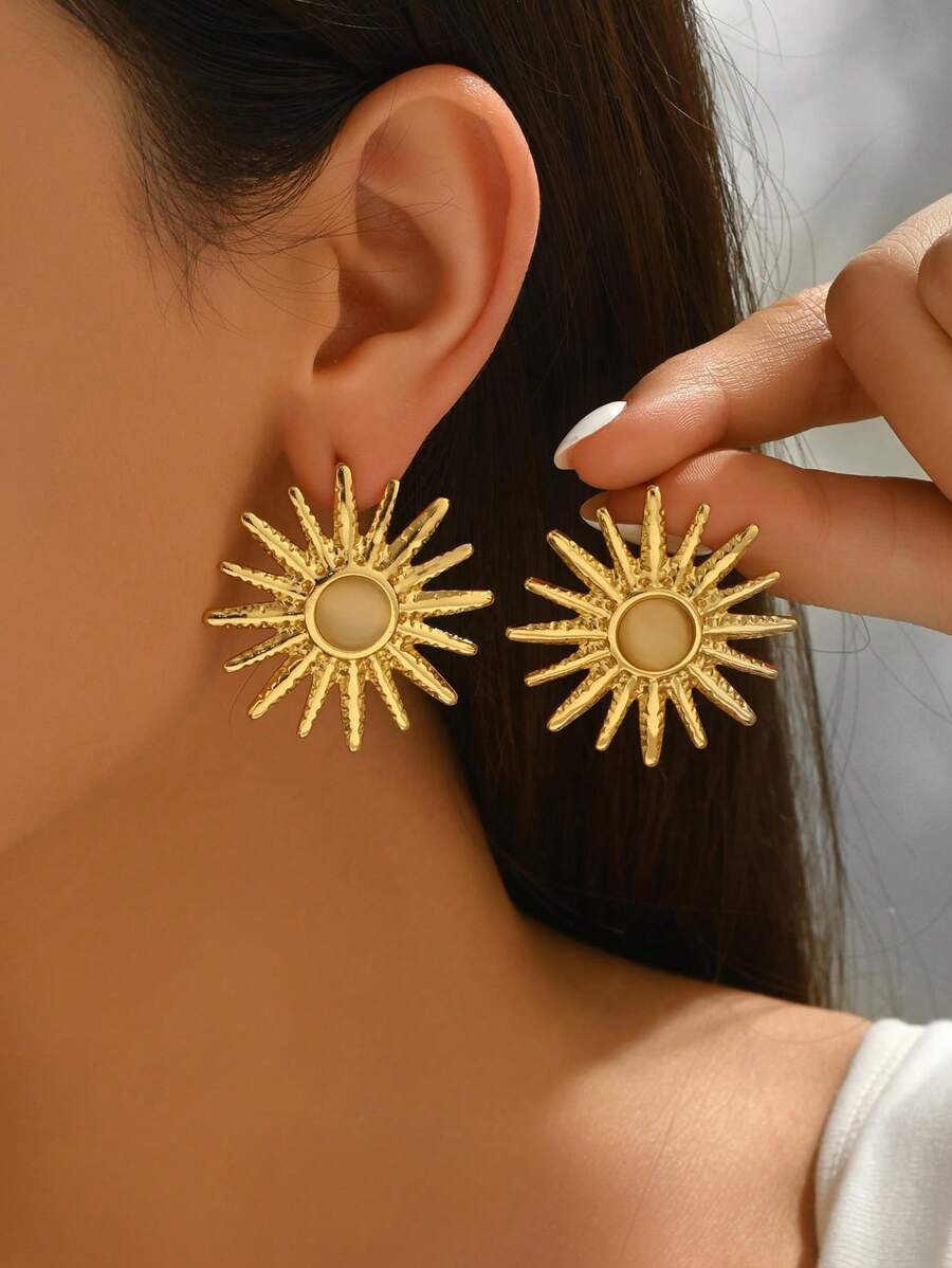 1 Paar retro-sonnenförmige Ohrringe, verziert mit cremeweiß runden Dekorationen, verleihen einen schicken und modischen Look, vielseitiges Accessoire