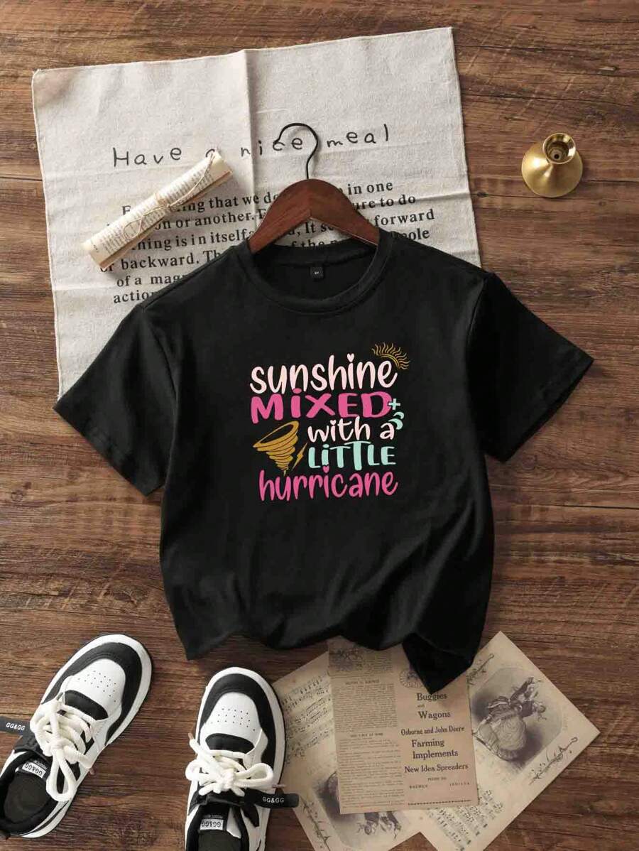 Camiseta de manga corta de cuello redondo negra con estampado casual para niña preadolescente, de verano
