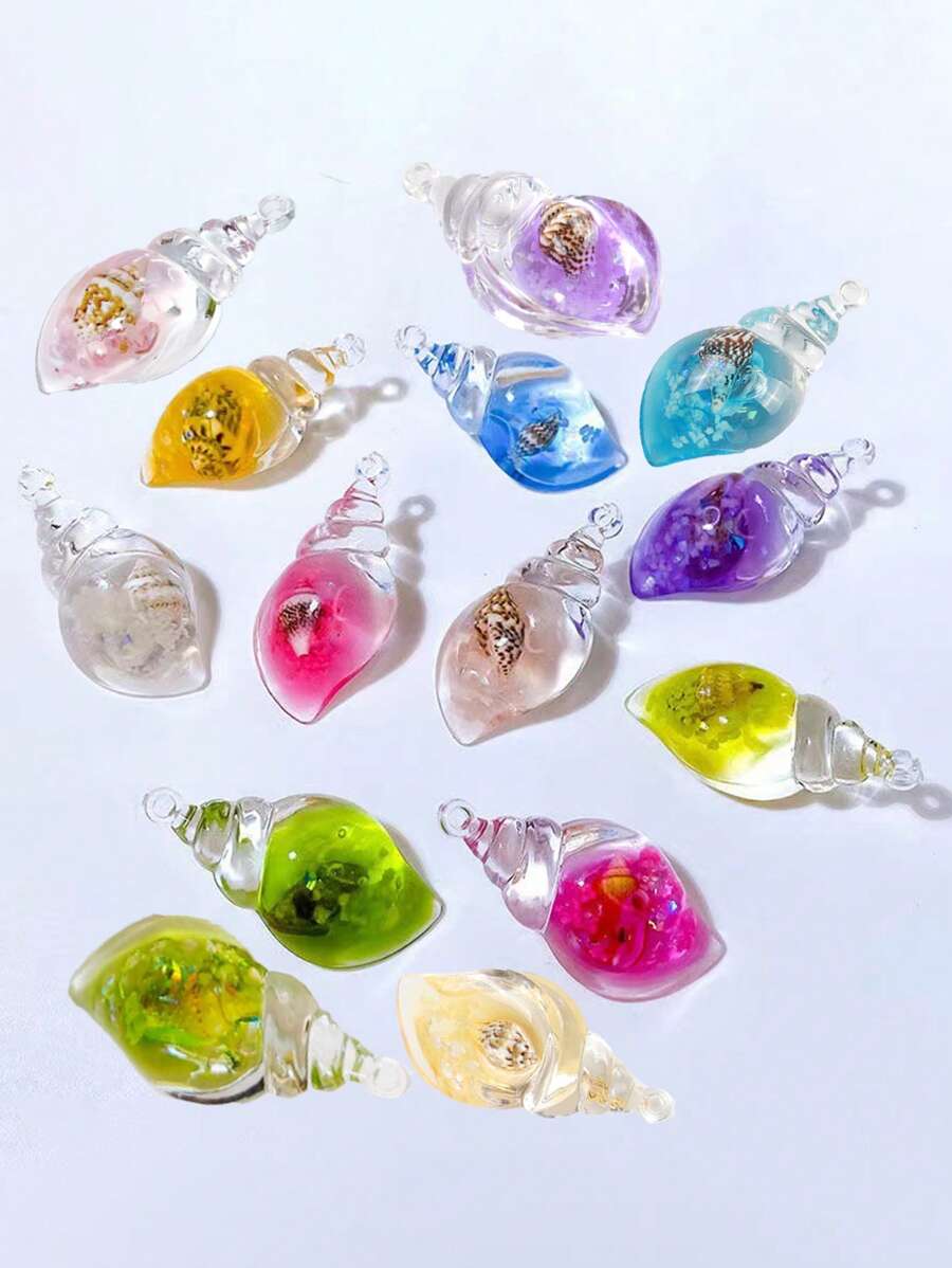 10 pièces (couleurs aléatoires) Charms en résine luisante en forme de coquillages de mer, cœur, calebasse, boule de verre pour le DIY, l'artisanat, la fabrication de bijoux, les sangles de téléphone portable, la décoration de sac, les ornements de mini-paysage