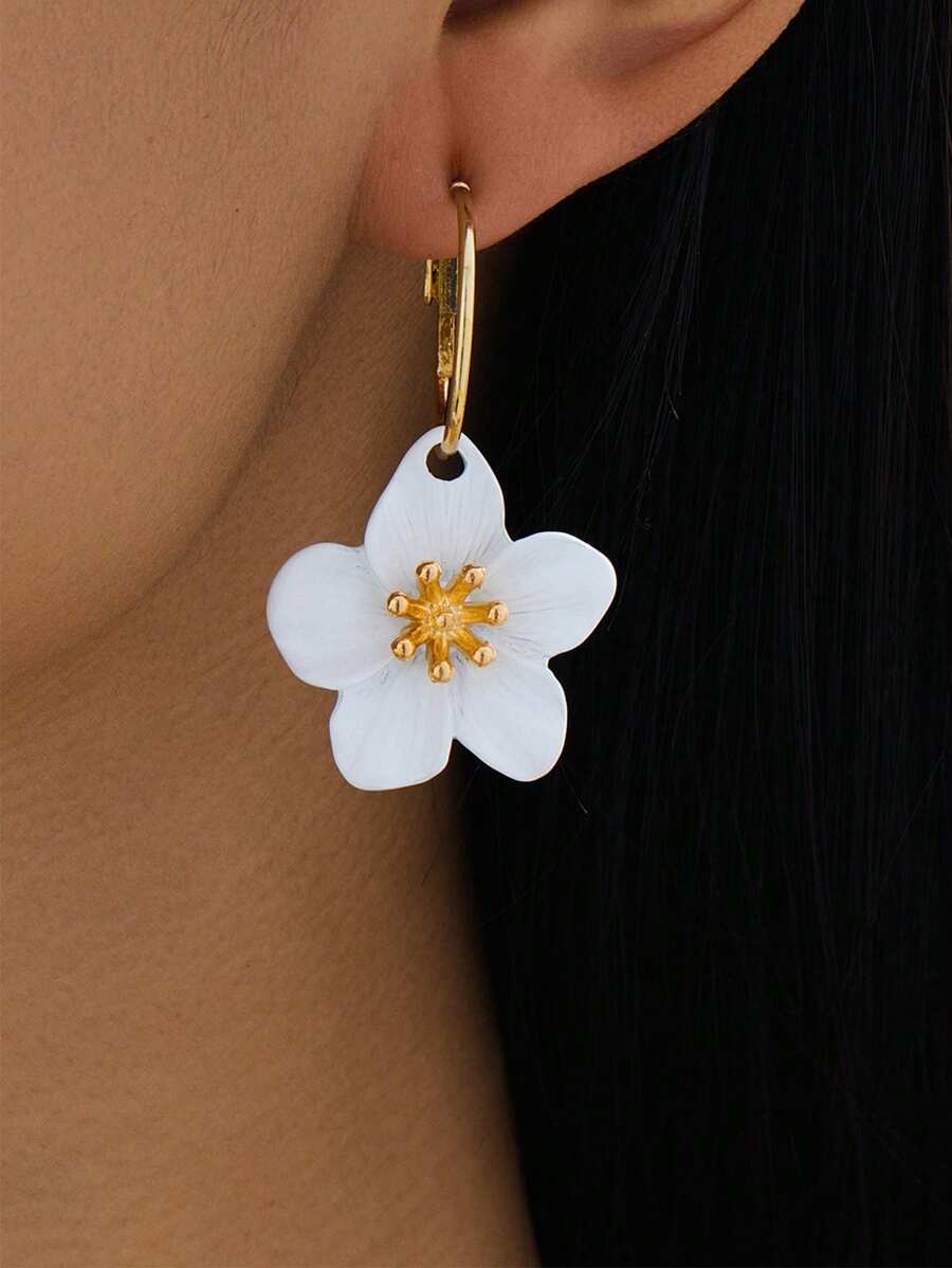 1 Pair Delicate Dopamine Flower Shape 5-Petal White Pendant Earrings, Wedding Gift For Her