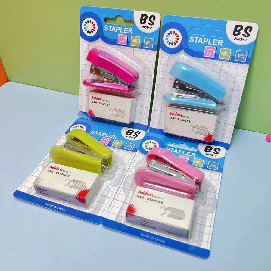 1 pieza Grapadora mini linda y colorida para set de artículos de papelería de estudiante, grapadora pequeña y conveniente con grapas para encuadernar papel (color aleatorio), para útiles escolares, de vuelta a la escuela