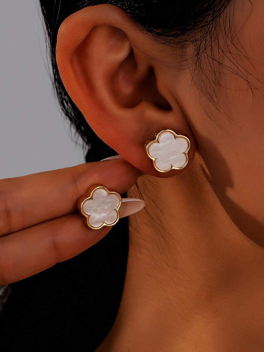 1 Pair Minimalist Cute Clover Design Women Stud Earrings, Gift For Dating