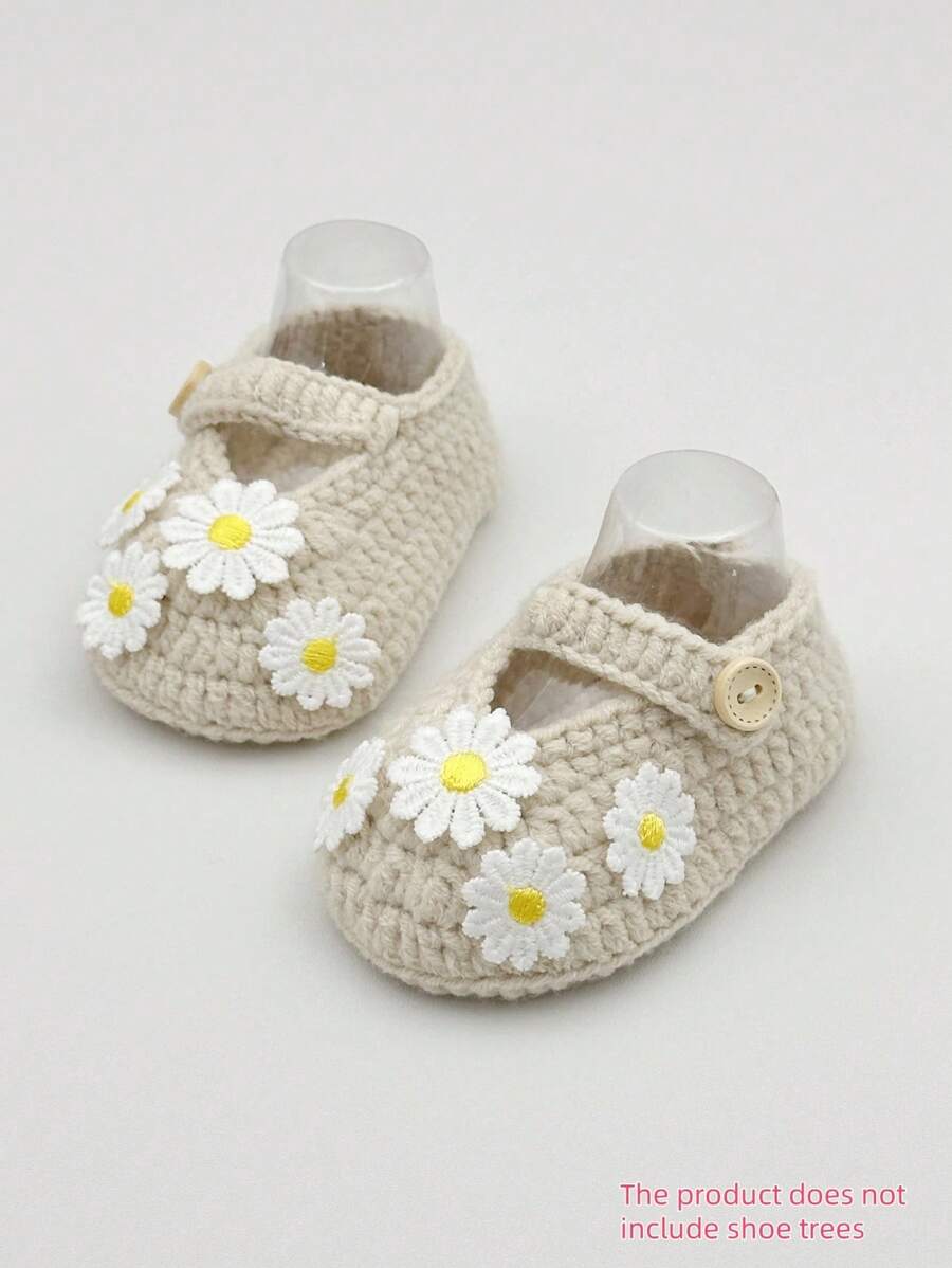 1 Pair Infant Girl Knit Booties With Daisy Flowers, White Infant Shoes, Button Strap, Infant Christening Slippers