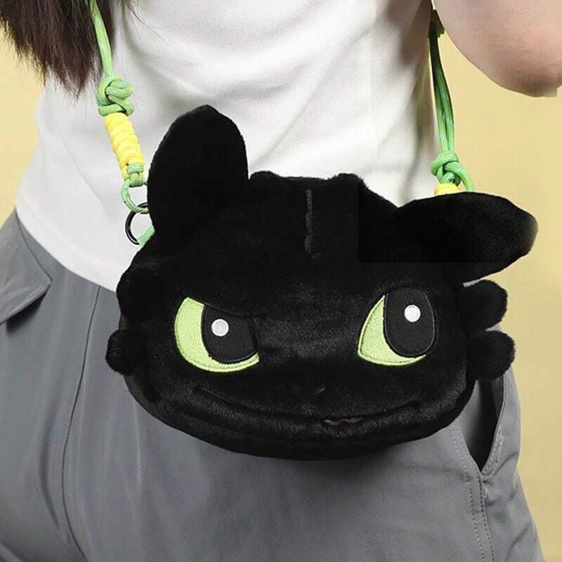 Spin Master Dragon Tamer Series - Adorable Toothless Boy Plush Crossbody Bag | Soft Fluffy Cuddly Shoulder Storage Bag For Girls Christmas Birthday Present