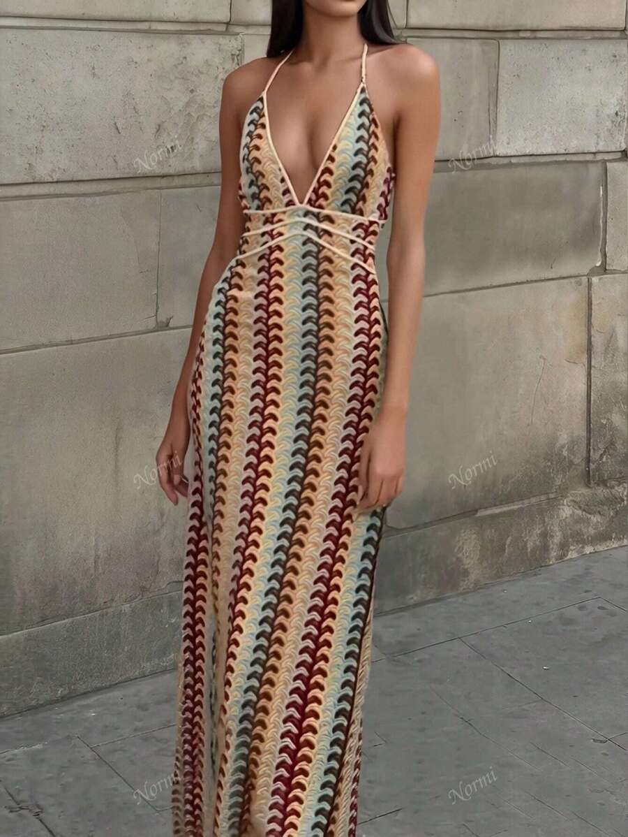 Vestido ceñido con escote en V profundo y sin tirantes, colorido en patchwork, para el verano y la playa
