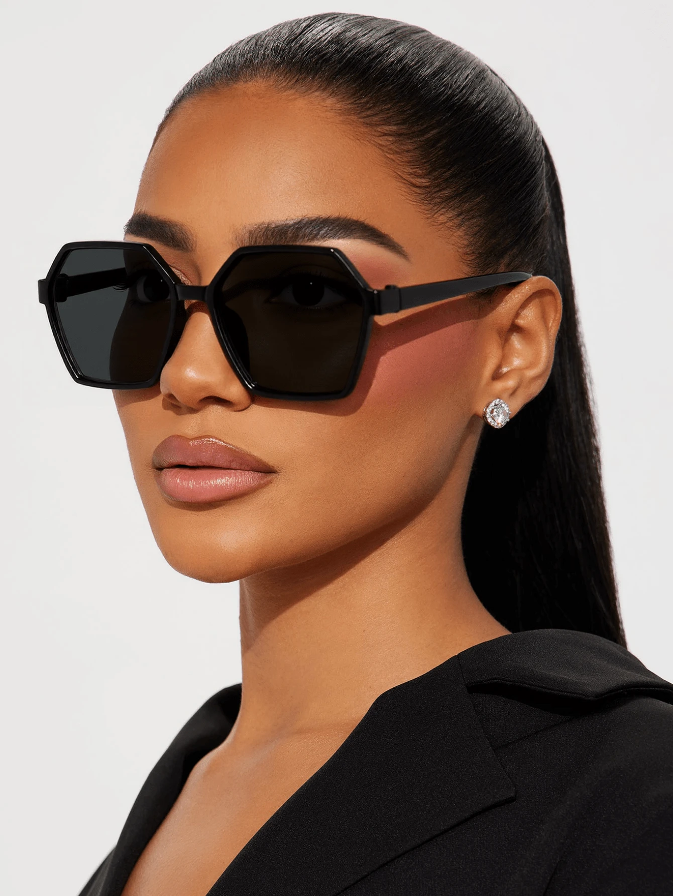 1 Paar Damen geometrischer Rahmen quadratische vintage Luxus Modegläser, einzigartig stylish und elegant, zieht jedermanns Aufmerksamkeit auf sich für Sommerurlaub am Strand, Outdoor, Reise