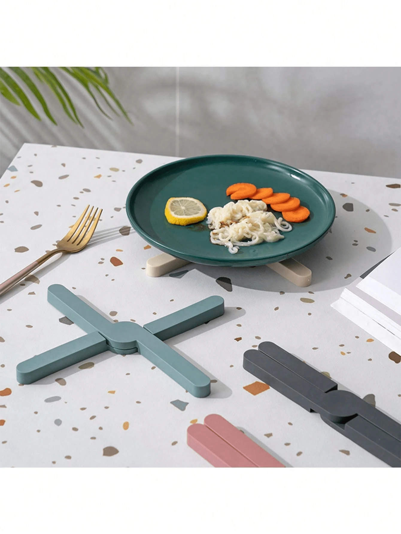 1 Pack Silicone Heat Resistant Mat Foldable Non-Slip Pot And Pan Mat Table Mat Plate And Dish Cross Holder Coaster Kitchen Table Mat