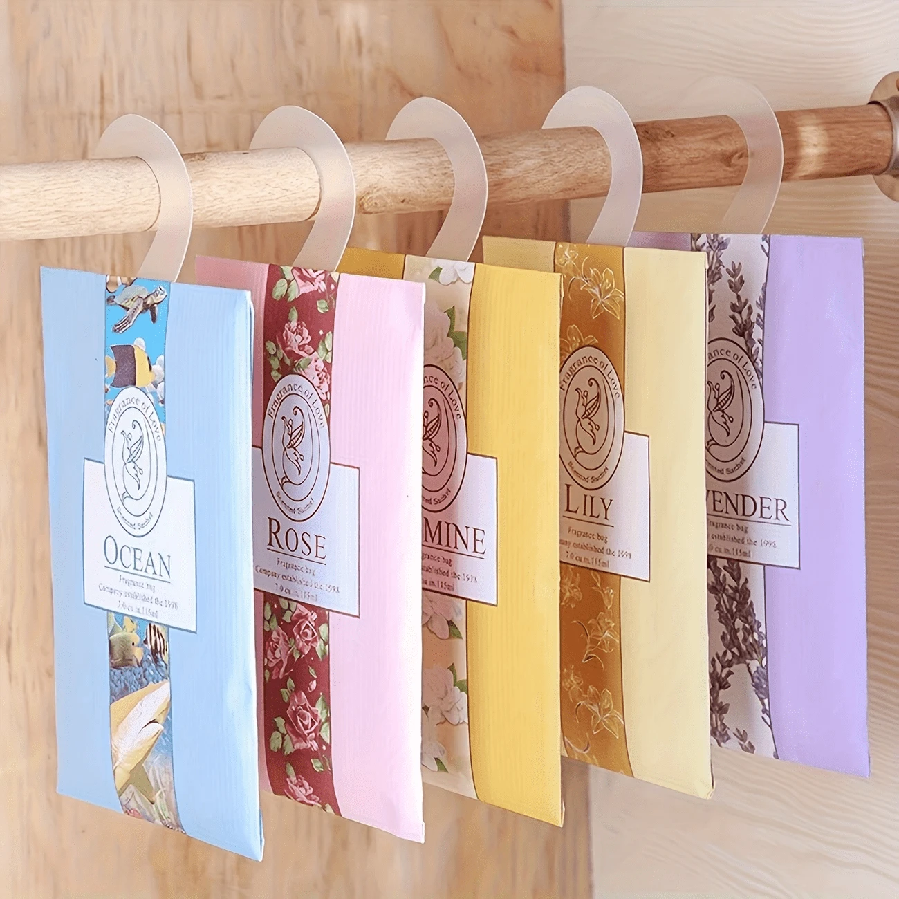 1/10 Stück sortiertes Pack Duftsäckchen zum Aufhängen im Kleiderschrank, duftende Materialien in Hängetaschen, Geruchsentferner Säckchen für den Kleiderschrank, tragbare Dufttaschen, Kleiderschrank-Lufterfrischer, Haushaltswaren, Schulsachen, geeignet als Geschenk zu verschiedenen Anlässen, Sommernotwendigkeiten