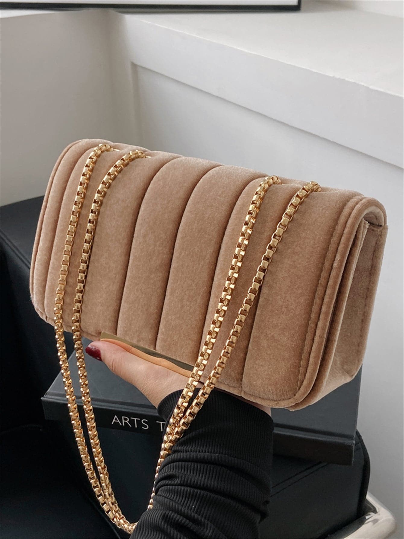 Bolsa elegante e minimalista com alça de corrente bordada em veludo dourado, adequada para deslocamentos diários e eventos noturnos - presente ideal para o Dia das Mães, Ação de Graças, Natal, bolsa transversal para viajantes