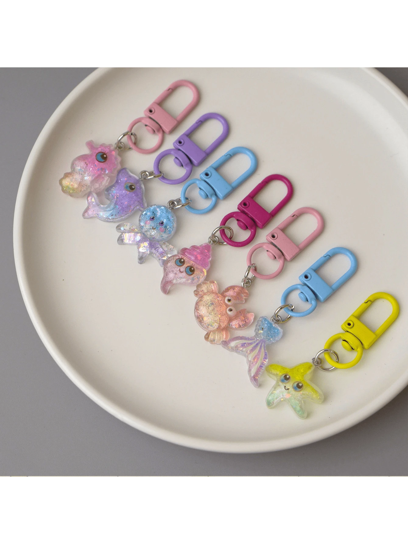 Decoración colgante con animales marinos de colores hechos a mano con lentejuelas multiusos, decoración con lentejuelas coloridas para bolsos
