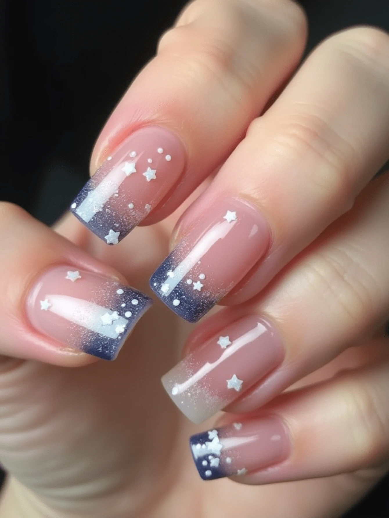 24 Peças Kit de Unhas Postiças Francesas de Formato Quadrado Médio Azul, Unhas Degrade Ombré Estelar com Detalhes de Estrelas e Pontos, Ajuste Perfeito para Unhas Postiças, Kit Completo de Unhas Falsas, Inclui 1 Peça folha de Adesivos e 1 Peça Mini Lixa, para Uso Diário, Escritório, Casa, Festa, Acessórios de Joias Femininas, Pontas de Unhas Falsas, 1 Peça Tira de Lixa Jelly Gel, Envio Aleatório