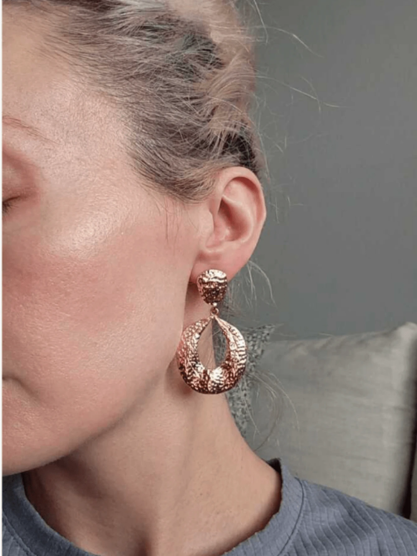 1 pieza Aretes de gota de agua hueca, minimalista y práctica de uso múltiple