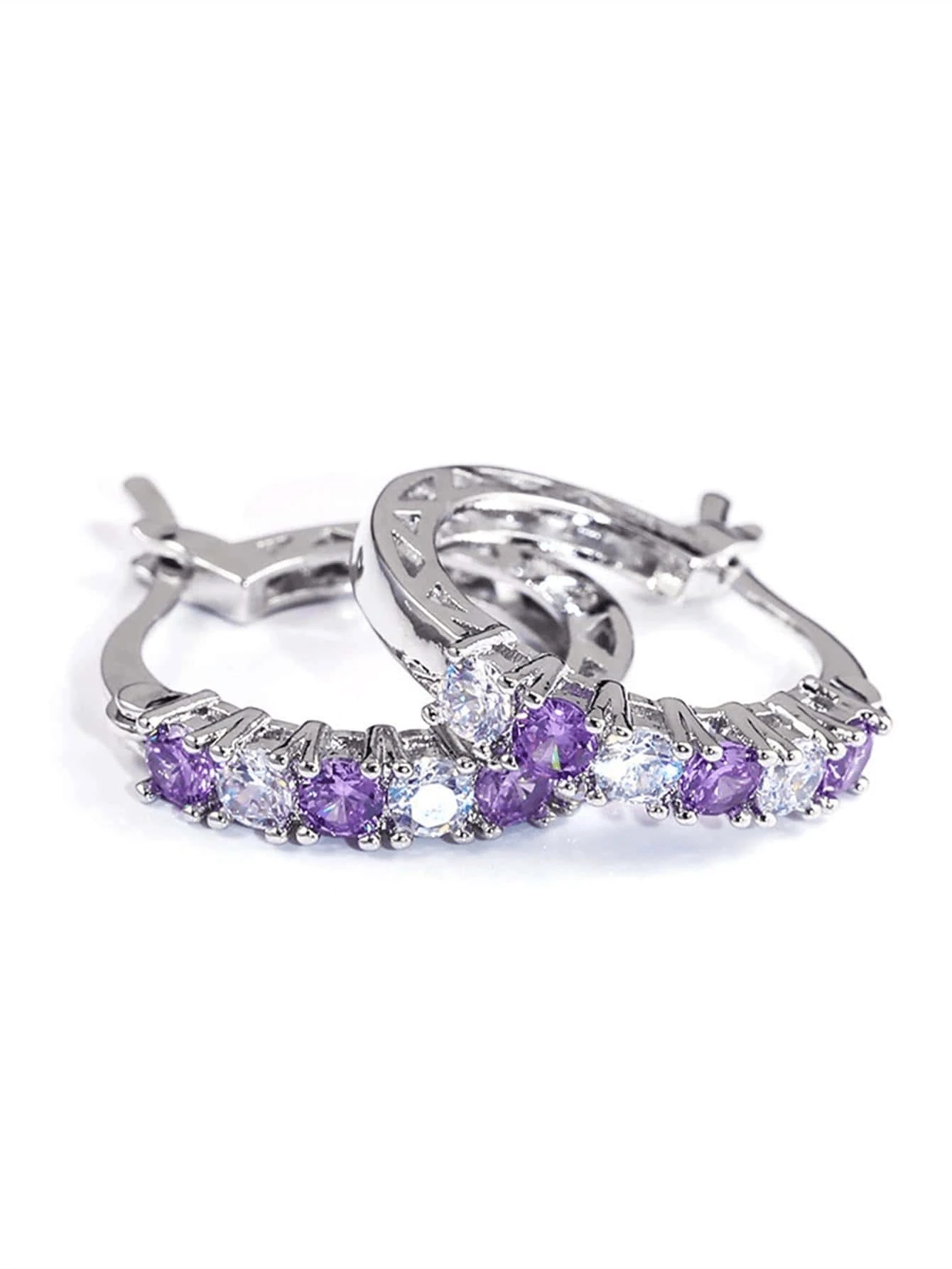 1 paire de boucles d'oreilles à cerceaux de mode en zirconium cubique pour femmes, pour mariage, anniversaire, fiançailles, bijoux de fête, cadeau de la Saint-Valentin