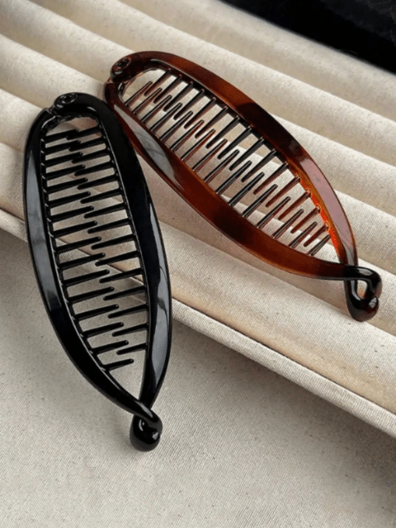 2/1-Pack Large New Hair Volume Amber Banana Clip Ponytail Clip French Simple And Elegant Valentine's Day Halloween High Skull Top Hair Clip Twist Hairpin