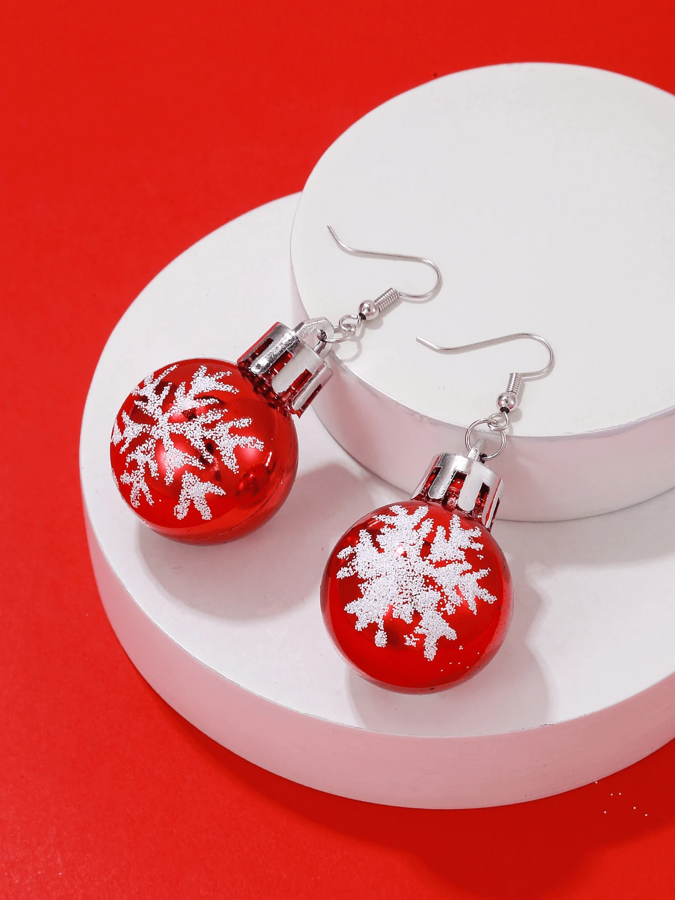 1pair Simple Snowflake Light Ball Pendant Earrings Ladies Christmas Decoration Gift