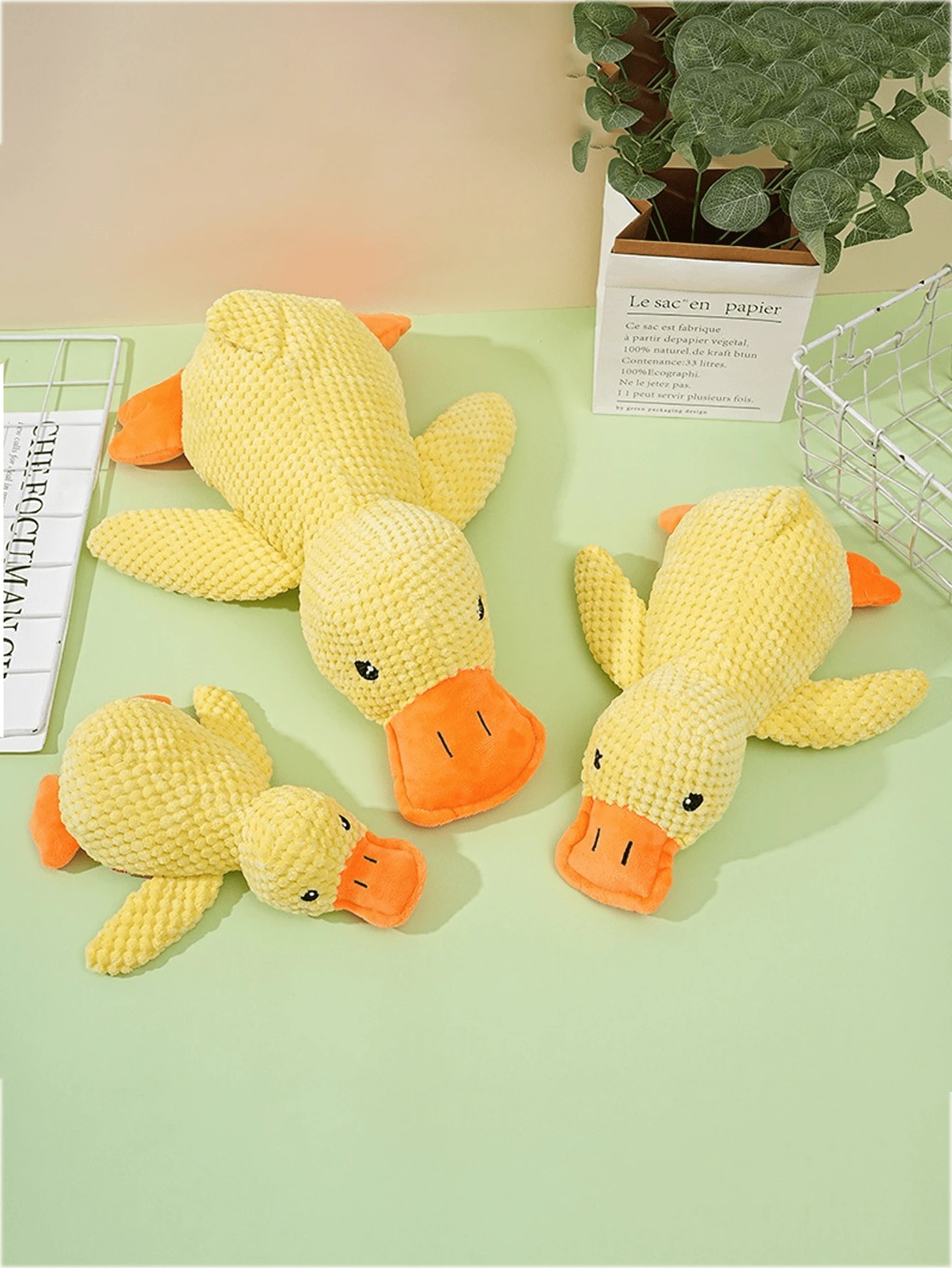 Corn Straw Material Duck Plush Pet Doll, This Pet Doll Can Make Sounds When Chewing And Playing, It Is An Interactive Doll For Pets That Helps Consume Energy